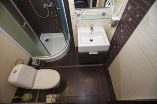 Мини-отель Mini-Hotel Voyage Запорожье Двухместный номер с 1 кроватью и собственной ванной комнатой-3